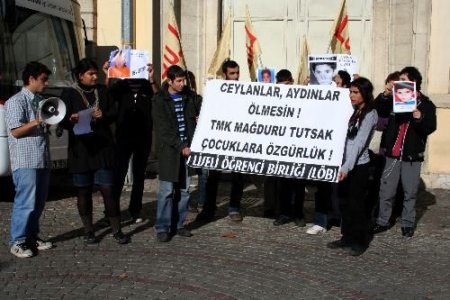 İzmir Hafta Sonunu Protestolarla Geçirdi