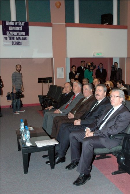 İzmir İktisat Kongresi Sempozyumu Düzenlendi