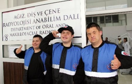 İzmir Kâtip Çelebi Üniversitesi, İyilik Polisleri'nin dişlerini tedavi edecek