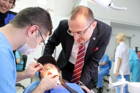 İzmir Kâtip Çelebi Üniversitesi, İyilik Polisleri'nin dişlerini tedavi edecek