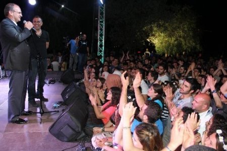 İzmir Kâtip Çelebi Üniversitesi'nde bahar şenliği