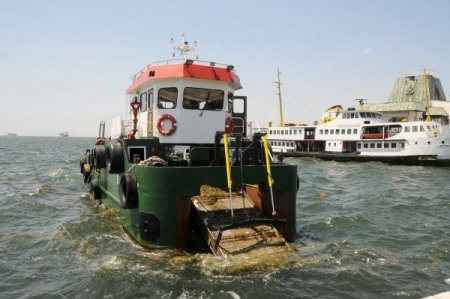 İzmir Körfezi'nden 900 ton çöp çıkınca yeni süpürge alınmasına karar verildi