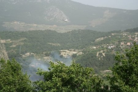 İzmir-Manisa yolunu kapatan yangın hala söndürülemedi