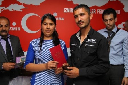 İzmir Mardinliler Federasyonu 38 çifti evlendirdi