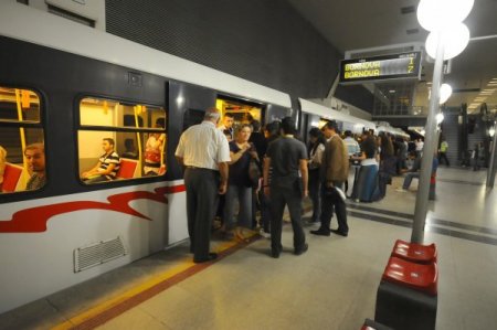 İzmir Metro’da Yolcu Memnuniyeti Yüzde 85