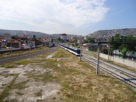 İzmir Metrosu'nda Yeni Bir Aktarma İstasyonu Yapılacak