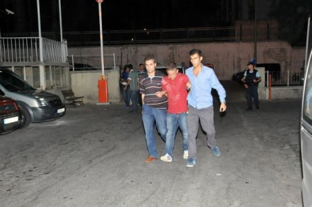 İzmir polisi 100 bin liralık hırsızlığı 4 saatte çözdü