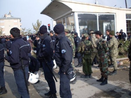 İzmir Polisi Van'da Güvenliği Sağladı