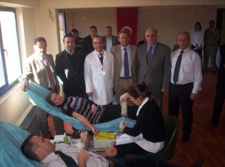 İzmir Ptt Başmüdürlüğü Personeli Bin 500 Ünite Kan Verecek
