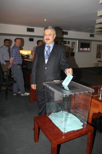 İzmir Ticaret Odası Başkanı Demirtaş güven tazeledi (2)