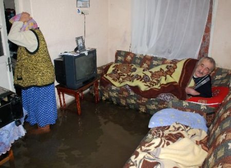 İzmir Yağmura Teslim Oldu