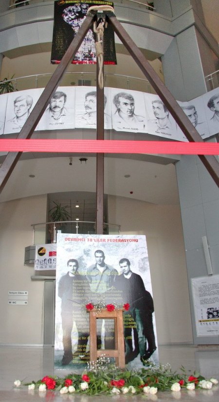 İzmir'de '12 Eylül Utanç Müzesi' açıldı