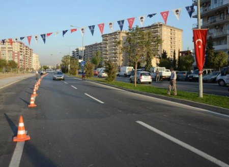 İzmir'de 24 milyon liraya mal olan cadde törenle açıldı