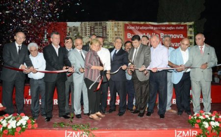 İzmir'de 24 milyon liraya mal olan cadde törenle açıldı
