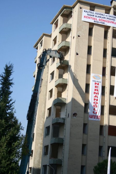 İzmir’de 313 bin konut şehir dönüşümüne tâbi tutulacak