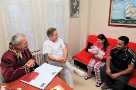 İzmir'de 48 çifte toplu nikah kıyıldı