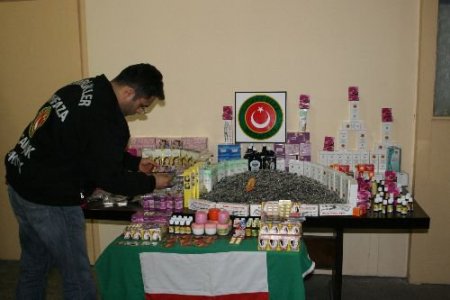 İzmir'de 7 Bin Adet Kaçak Sağlık Ürünü Ele Geçirildi