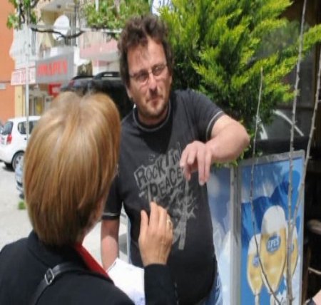 İzmir'de CHP'li kadınlara metro tepkisi