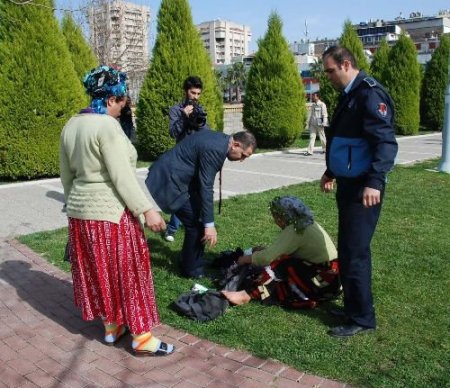 İzmir'de Dilenci Operasyonu Düzenlendi
