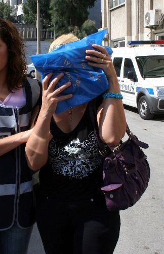 İzmir'de Fuhuş Operasyonu