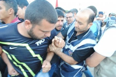 İzmir’de Gezi Parkı eylemcilerinin çadırlarına operasyon: 34 gözaltı