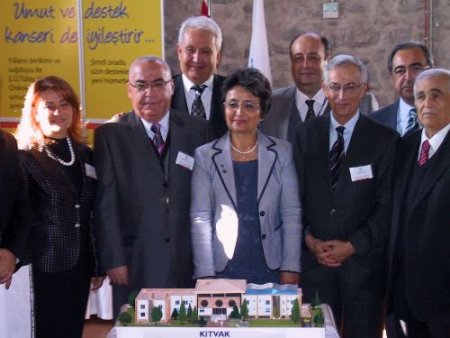 İzmir'de Hastalar Ve Yakınları İçin Konukevi Kuruluyor