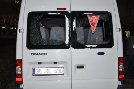 İzmir'de işportacılar zabıtaya saldırdı: Bir yaralı