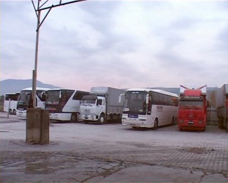 İzmir'de Kaçak Akaryakıta 'Tünel' Operasyonu: 12 Kişi Gözaltında