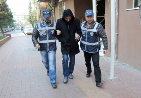 İzmir'de Kaçak Akaryakıta 'Tünel' Operasyonu: 12 Kişi Gözaltında