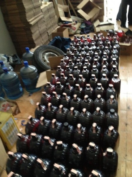 İzmir'de kaçak içki imalathanesine operasyon