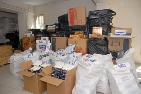 İzmir'de kaçak sigara operasyonu