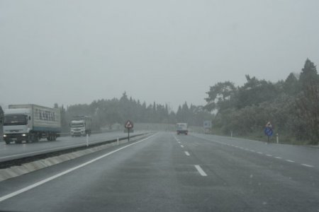 İzmir'de Kar Ve Tipi Devam Ediyor