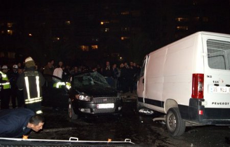 İzmir'de Kaza: 2 Ölü, 6 Yaralı