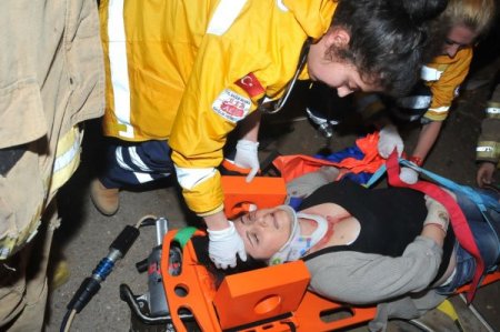 İzmir'de kaza: Gazeteci öldü, eşi ve oğlu yaralandı