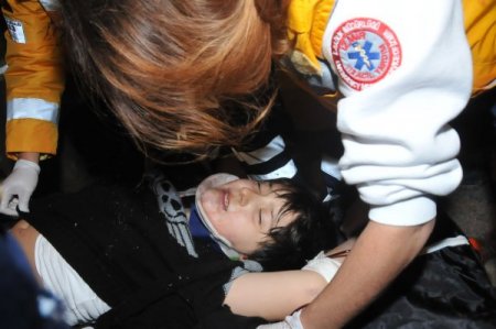 İzmir'de kaza: Gazeteci öldü, eşi ve oğlu yaralandı