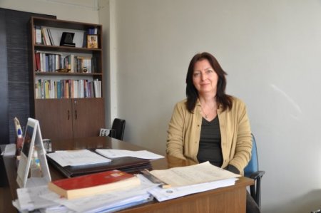 İzmir'de kediyi ağaca astılar