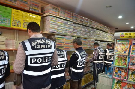 İzmir'de korsan kitaba geçit yok