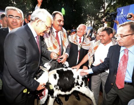 İzmir'de küçük çocuklara süt dağıtım projesinin protokolü imzalandı