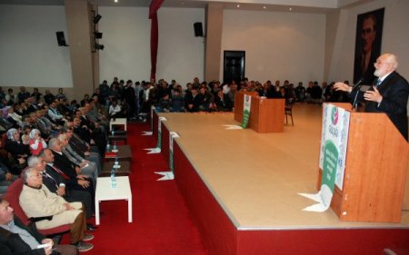 İzmir'de Kutlu Doğum Programına Yoğun İlgi