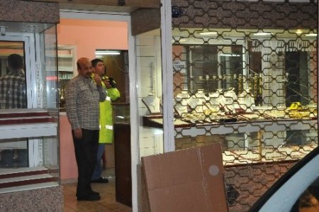 İzmir'de kuyumcu soygunu