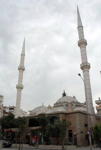 İzmir’de merhum din adamları adına 1001 hatim okundu