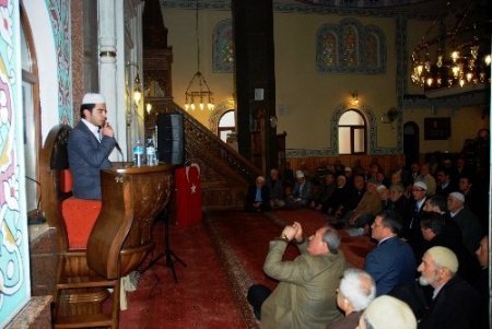 İzmir’de merhum din adamları adına 1001 hatim okundu