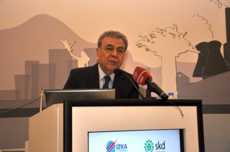 İzmir'de 'sürdürülebilir kalkınma' konuşuldu