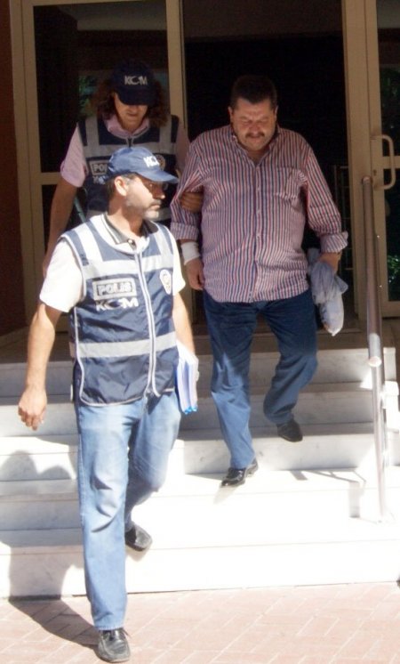 İzmir'de Tefecilik Operasyonu: 15 Kişi Adliyeye Sevkedildi