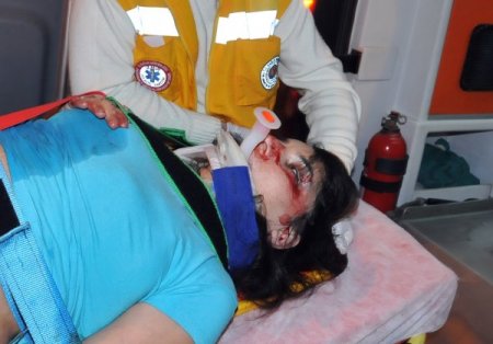 İzmir'de trafik kazası: 1 ölü, ikisi ağır 4 yaralı