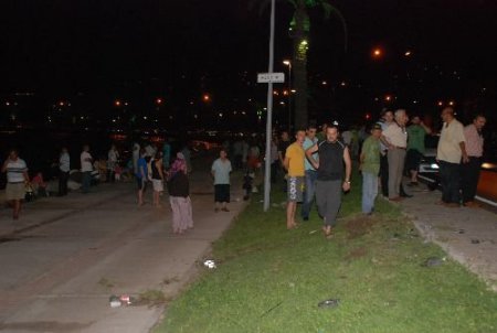 İzmir'de Trafik Kazası: 2 Yaralı