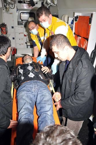 İzmir'de Trafik Kazası: 2 Yaralı