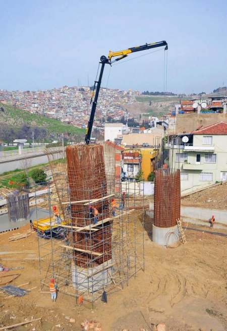 İzmir'de Uçan Yol'un dörtte biri bitti