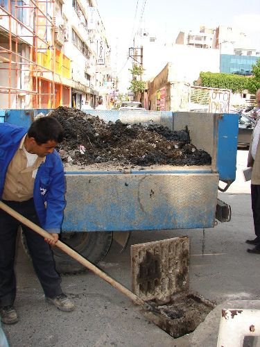 İzmir'de Yağmurlara Hazırlık İçin Kanal Temizlikleri Devam Ediyor