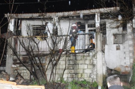 İzmir'de Yangın: 1 Ölü